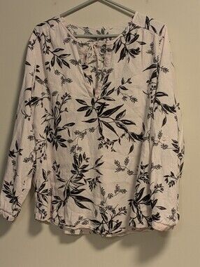 Light Pink Floral Tie-Neck Blouse - Women Tops. Tie Back Sleeve Option. GUC.